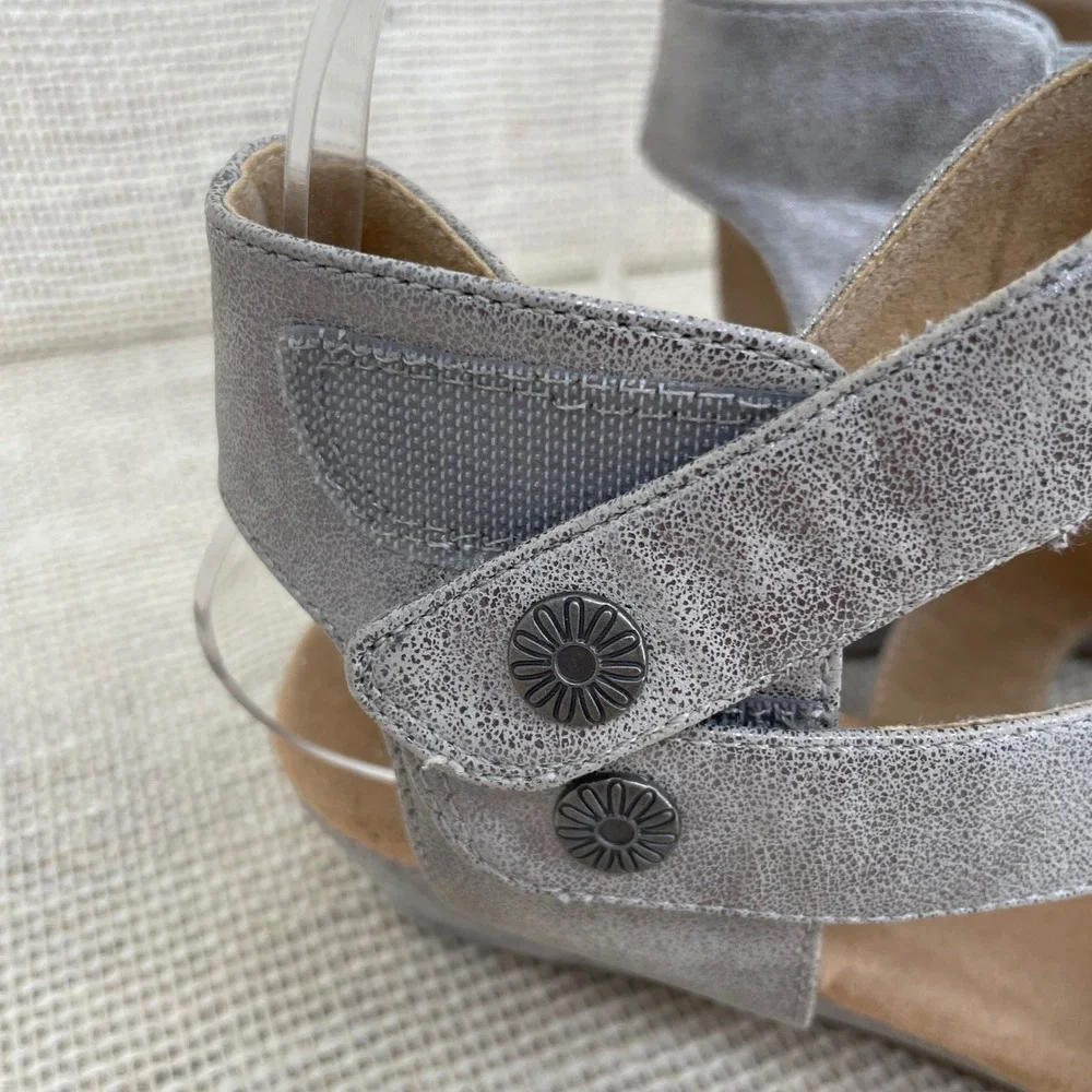 Rockport Briah Perf Sling Silver Metallic Wedge Sandals CH5113‎ Womens 7.5 M
